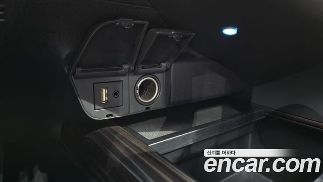 Toyota Camry 2019 — photo 28