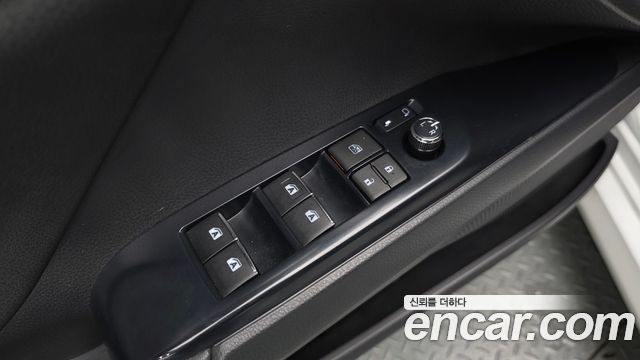 Toyota Camry 2019 — photo 30