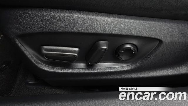 Toyota Camry 2019 — photo 31