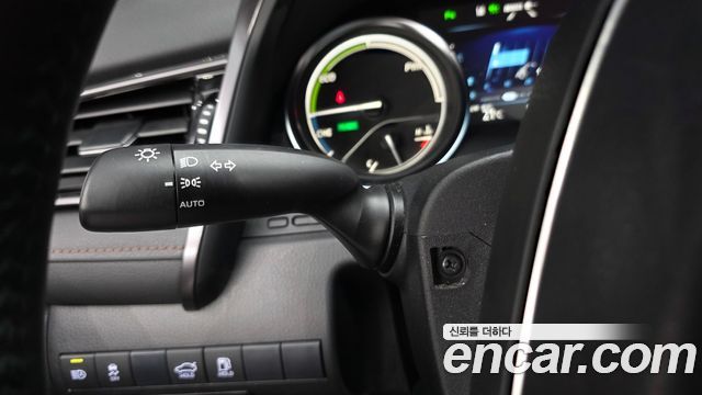 Toyota Camry 2019 — photo 34