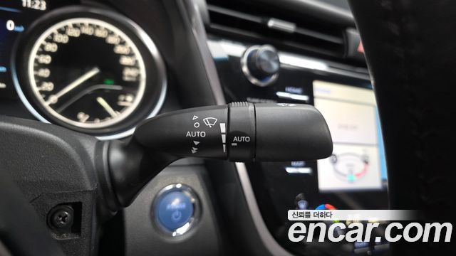 Toyota Camry 2019 — photo 35
