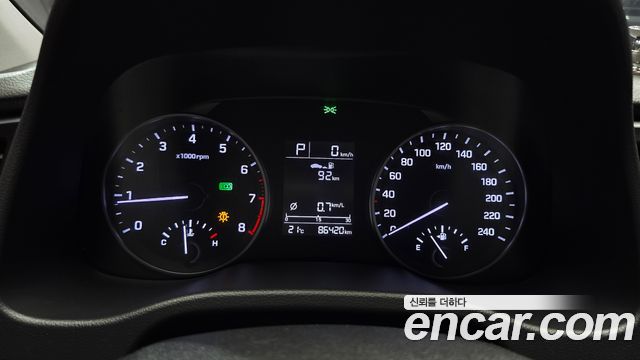Hyundai AVANTE 2017 — photo 11
