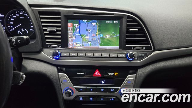 Hyundai AVANTE 2017 — photo 20