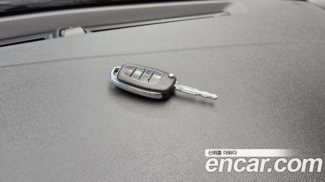 Hyundai AVANTE 2017 — photo 22