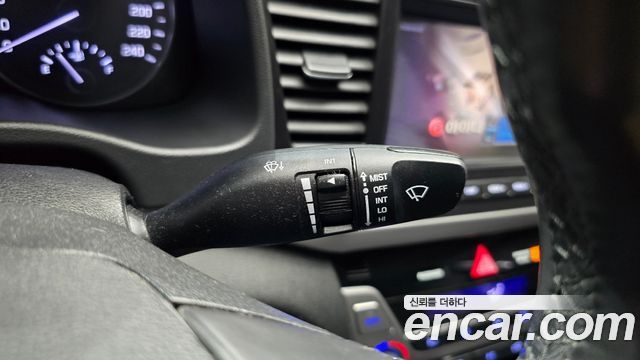 Hyundai AVANTE 2017 — photo 24