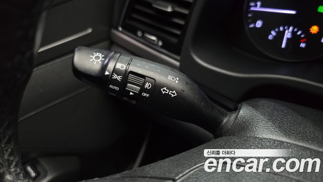 Hyundai AVANTE 2017 — photo 25