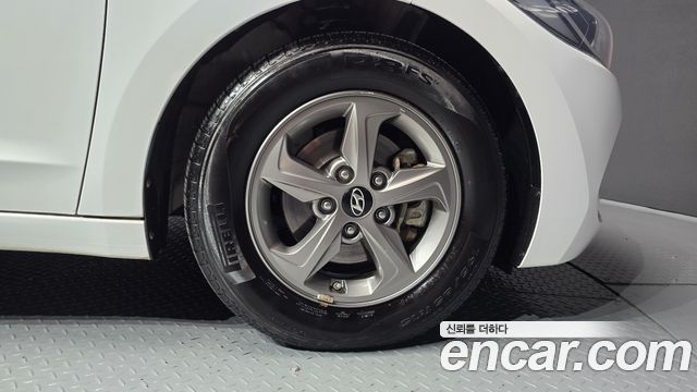 Hyundai AVANTE 2017 — photo 7