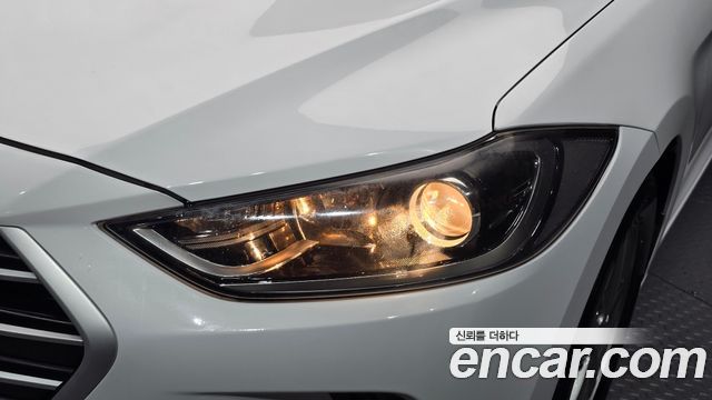 Hyundai AVANTE 2017 — photo 8