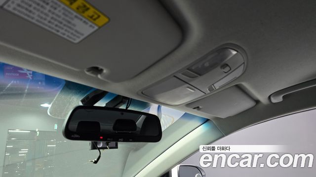 Hyundai AVANTE 2017 — photo 29