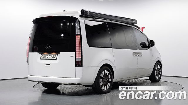 Hyundai Staria 2023 — photo 2