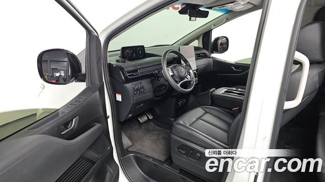 Hyundai Staria 2023 — photo 13