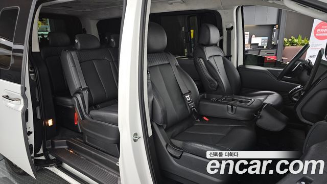 Hyundai Staria 2023 — photo 17