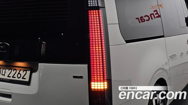 Hyundai Staria 2023 — photo 9