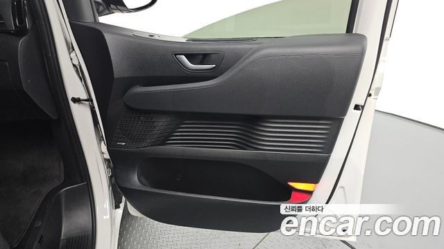 Hyundai Staria 2023 — photo 15