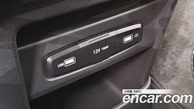 Hyundai Staria 2023 — photo 28
