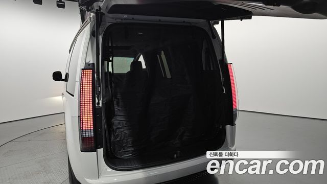 Hyundai Staria 2023 — photo 33
