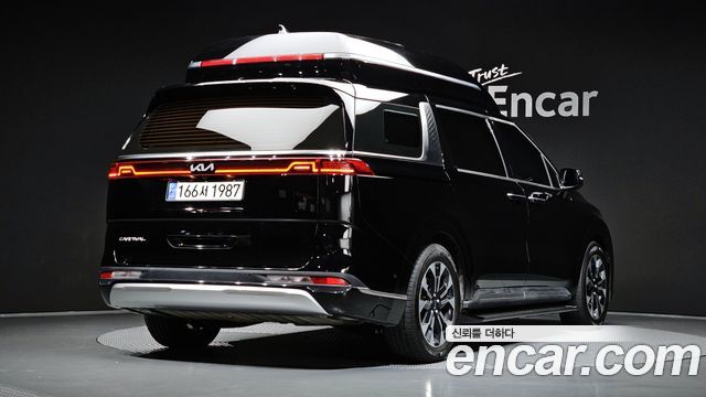 Kia Canival 2022 — photo 2