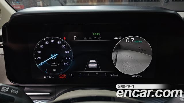 Kia Canival 2022 — photo 11