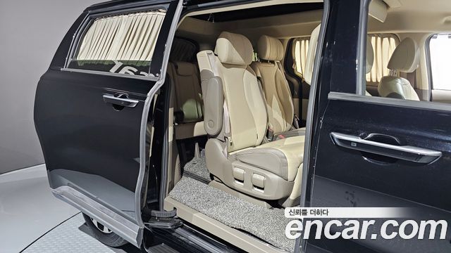 Kia Canival 2022 — photo 17