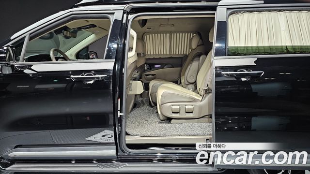 Kia Canival 2022 — photo 18