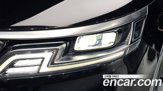 Kia Canival 2022 — photo 8