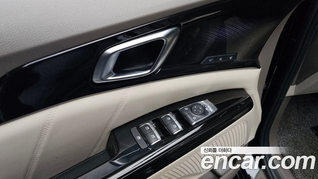 Kia Canival 2022 — photo 29