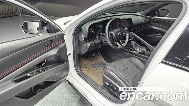 Hyundai AVANTE 2025 — photo 13