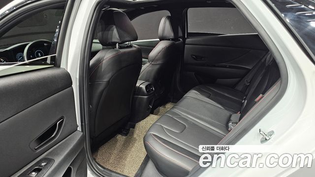 Hyundai AVANTE 2025 — photo 18