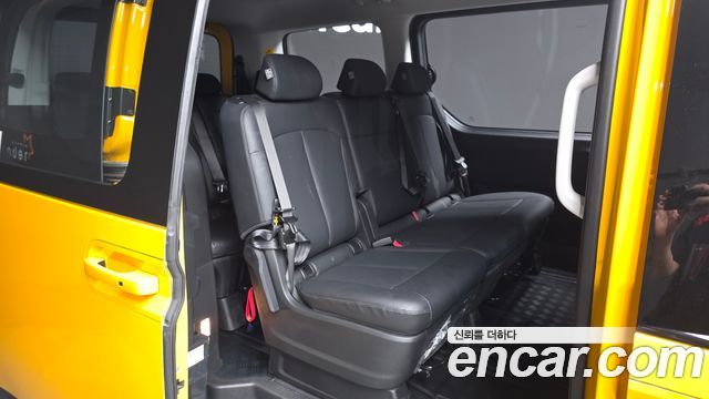 Hyundai Staria 2025 — photo 17