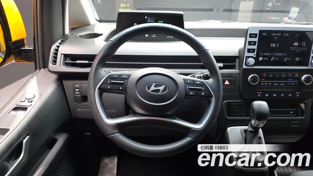 Hyundai Staria 2025 — photo 19