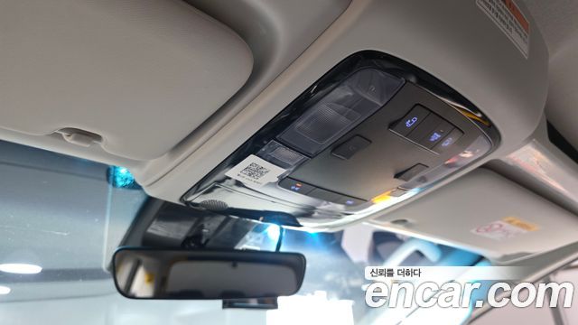 Hyundai Staria 2025 — photo 23