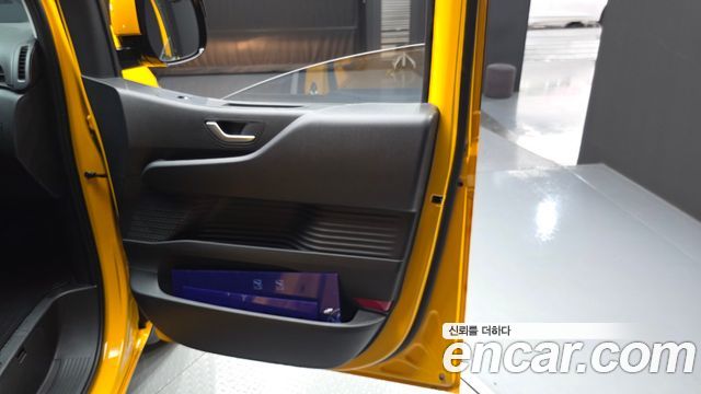 Hyundai Staria 2025 — photo 15