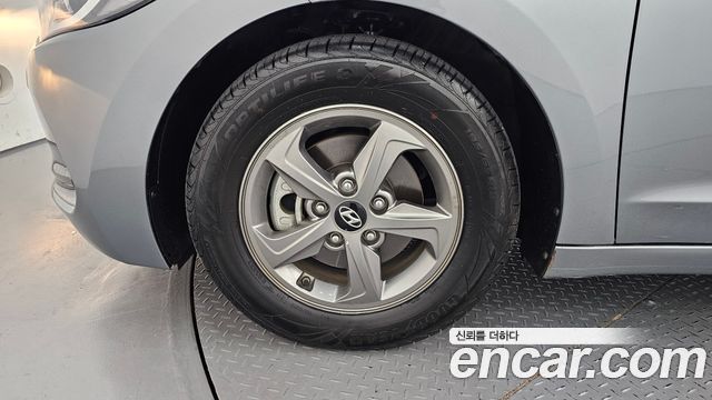 Hyundai AVANTE 2017 — photo 5