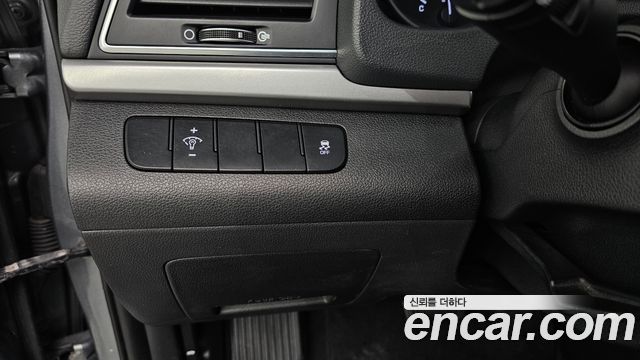 Hyundai AVANTE 2017 — photo 17