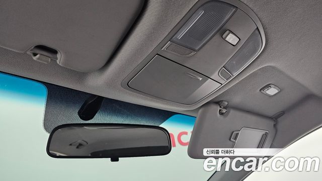 Hyundai AVANTE 2017 — photo 19