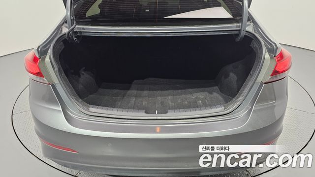 Hyundai AVANTE 2017 — photo 20