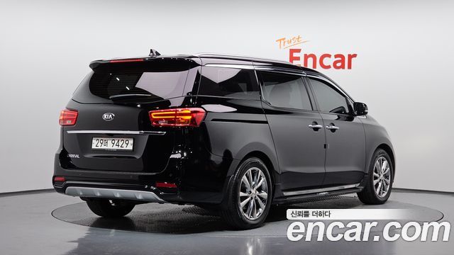 Kia Canival 2019 — photo 2