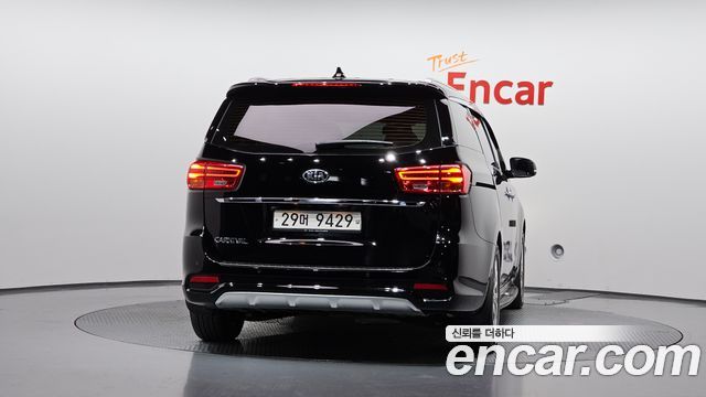 Kia Canival 2019 — photo 4