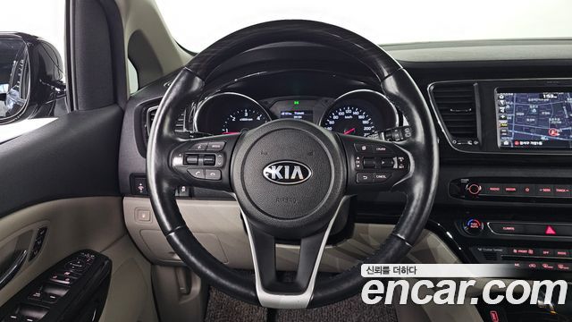 Kia Canival 2019 — photo 19