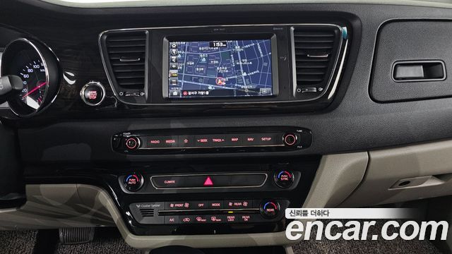 Kia Canival 2019 — photo 20