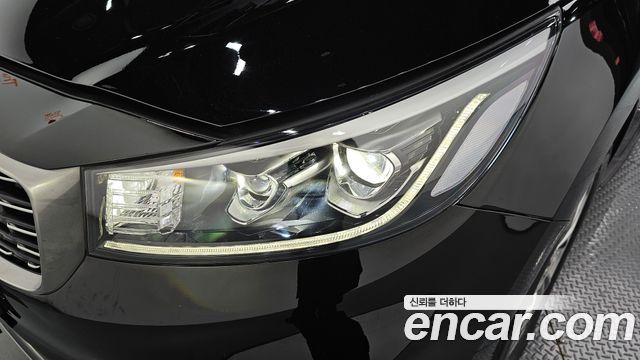 Kia Canival 2019 — photo 8