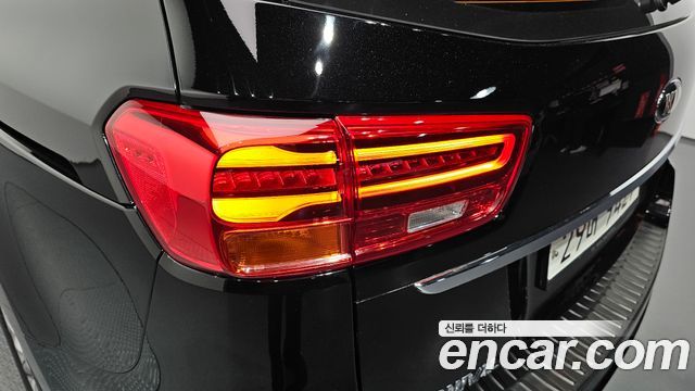 Kia Canival 2019 — photo 9