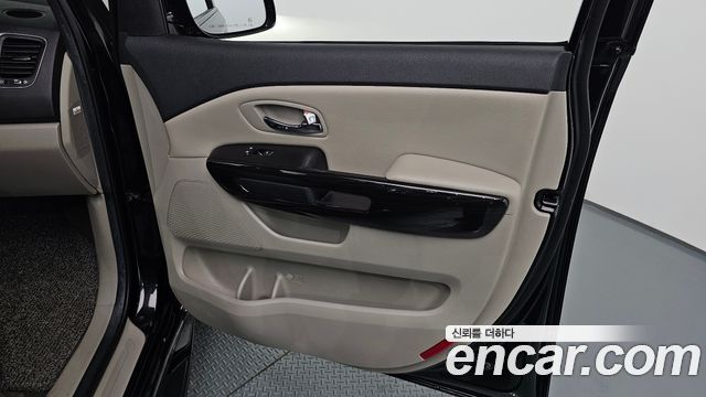 Kia Canival 2019 — photo 15