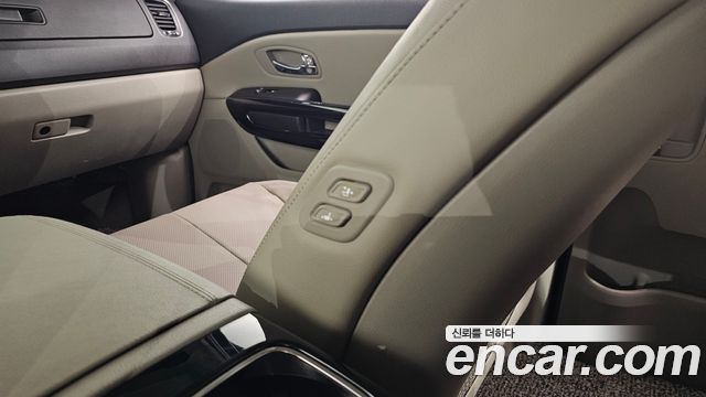 Kia Canival 2019 — photo 28