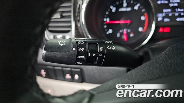 Kia Canival 2019 — photo 34