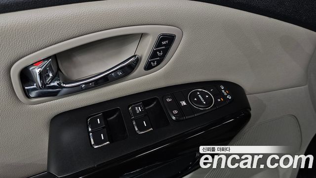 Kia Canival 2019 — photo 36