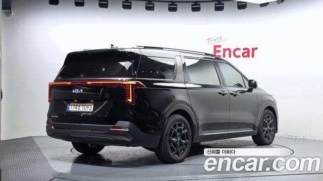 Kia Canival 2025 — photo 2
