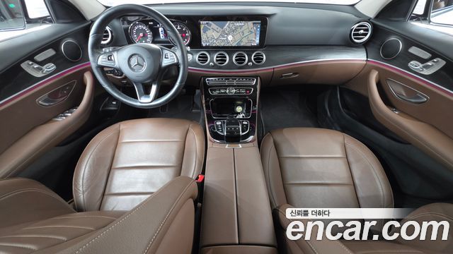 Mercedes-Benz E-Class 2017 — photo 7