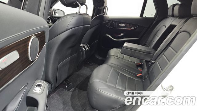 Mercedes-Benz GLC-Class 2020 — photo 18