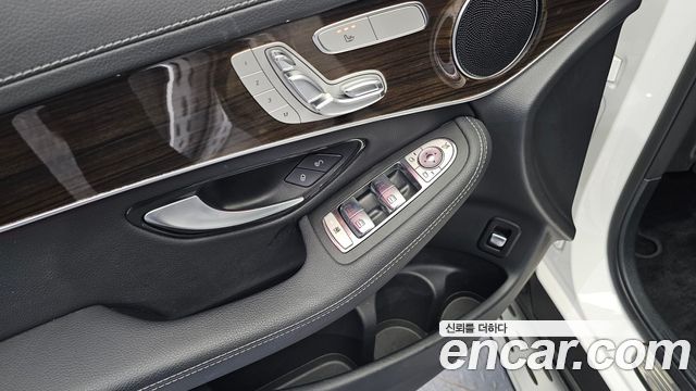 Mercedes-Benz GLC-Class 2020 — photo 19
